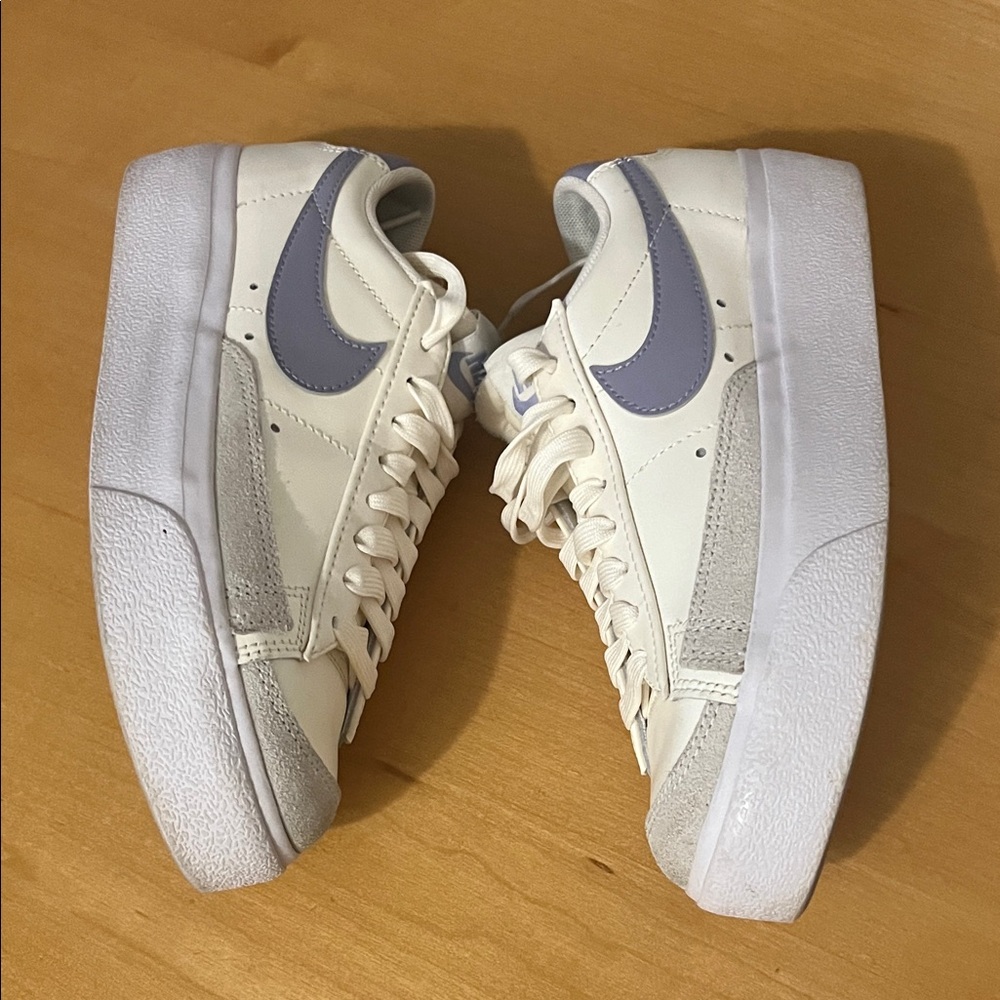 Nike women’s White and Gray Sneakers